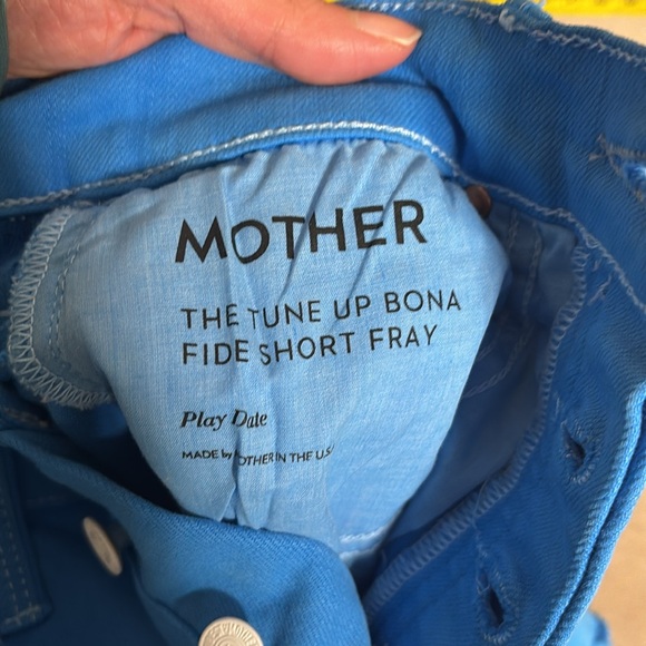 Mother short-Tune Up Bona Fide Frayed Hem Denim Shorts - Picture 12 of 17